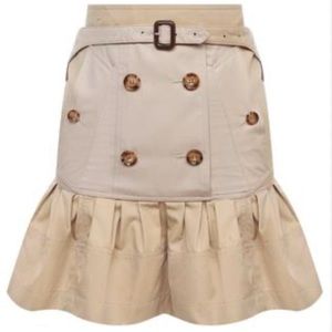 NWT Burberry pleated mini skirt 🐰